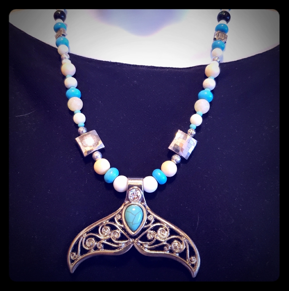 Women's "whale tale" necklace